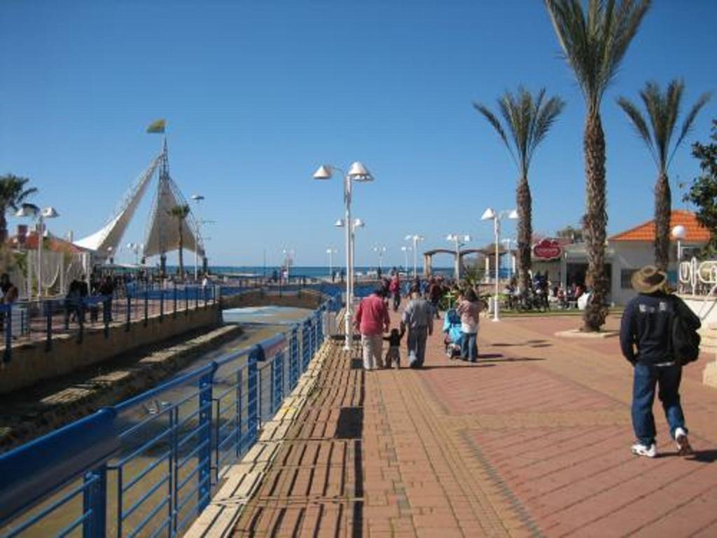 Ga'Aton Motel Nahariya Exterior foto