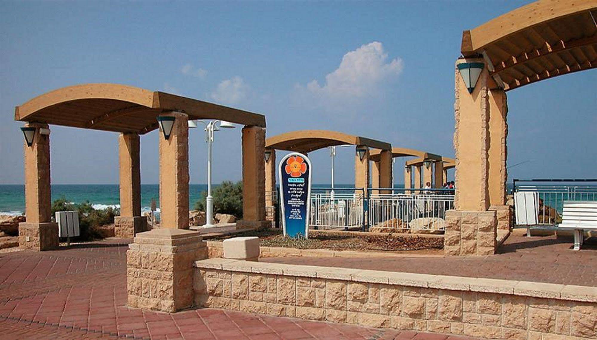 Ga'Aton Motel Nahariya Exterior foto
